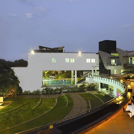 The Woodrose Hotel Bangalore Exterior foto