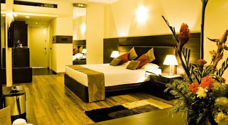 The Woodrose Hotel Bangalore Exterior foto